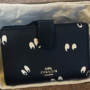 Coach Snow White wallet, leather NWOT
